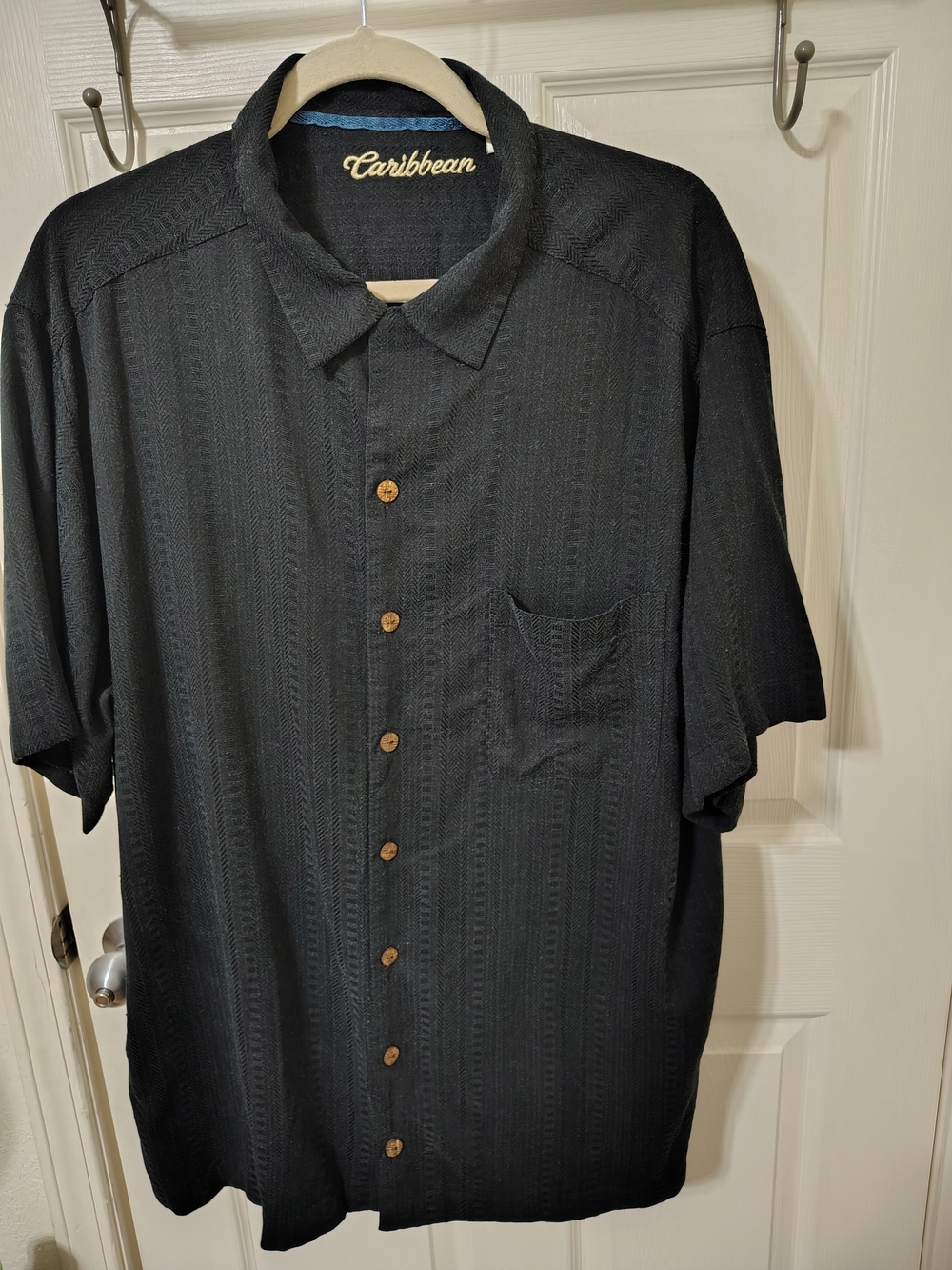 Caribbean Mens XLT Black Jacquard  Silk Blend Tropical Camp Shirt Coconut Button
